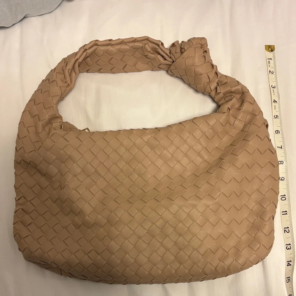 Urban Expressions Beige Woven Hobo Bag - Picture 2 of 4